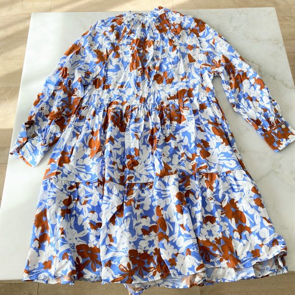 EnTHREAD floral print tiered relaxed fit dress (blue, white & tan / brown) - Picture 4 of 6